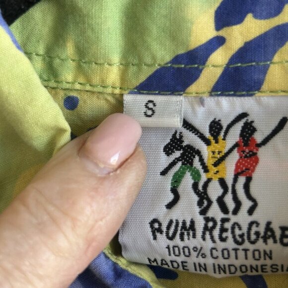 Rum Reggae Men's Cabana Aloha Shirt Humu Humu Hues Fish Motif Size Small - Picture 10 of 10